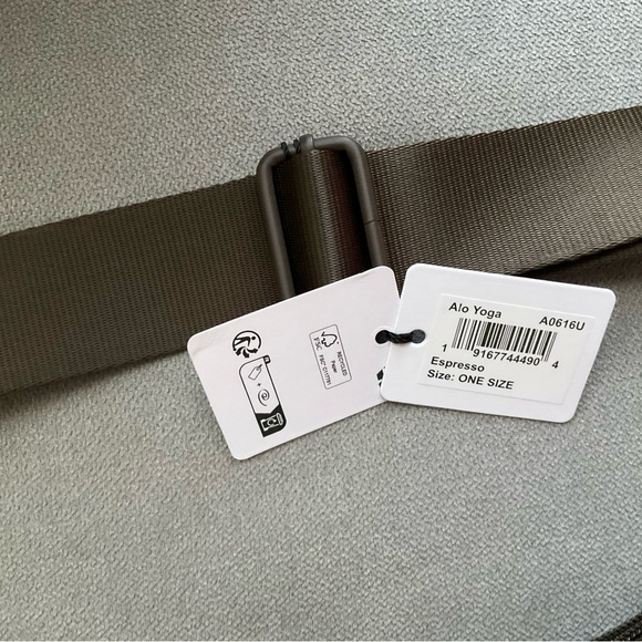 Alo Yoga Om The Go Gym Sling Bag Expresso - Picture 8 of 14